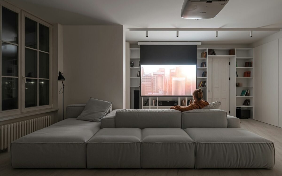 Een grote filmavond in je woonkamer, zonder vaste bioscoopkamer